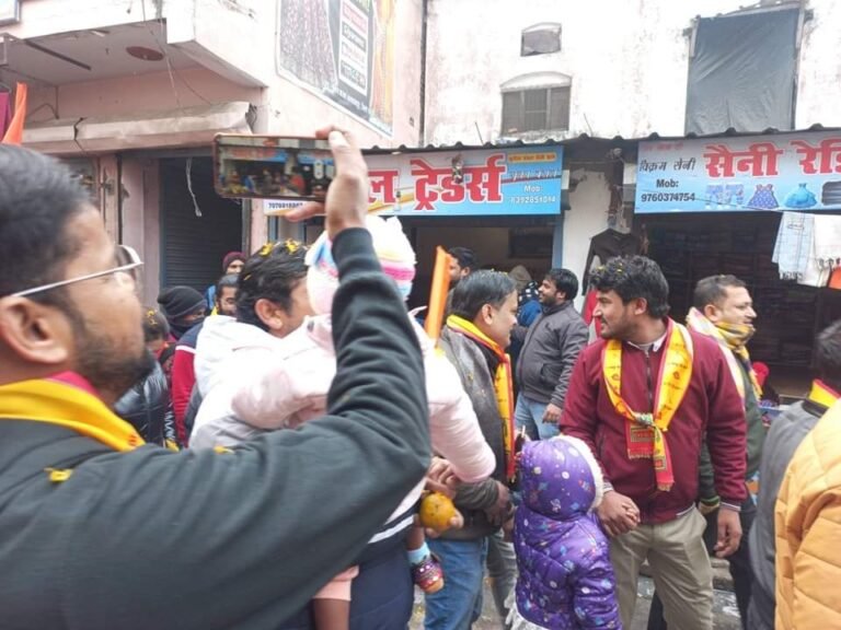 कलश यात्रा का हुआ जोरदार स्वागत, व्यापारी गगन बंसल ने बरसाए फूल, कहा – सबसे बड़ी शक्ति का नाम ही भक्ति