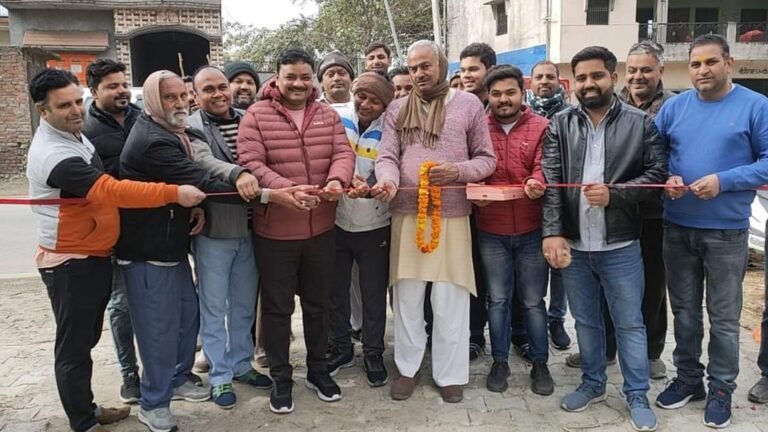 जन समस्याओं का निस्तारण और विकास कार्यों में तेजी निरंतर जारी रहेगी, पूर्व राज्यमंत्री सुबोध राकेश ने किया इंटरलॉकिंग टाइल्स सड़क का उद्घाटन