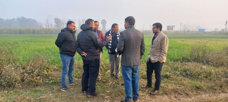 भगवानपुर में तहसील भवन जल्द बनेगा, एडीएम ने जेएम और तहसीलदार के साथ किया प्रस्तावित तहसील भवन की भूमि का निरीक्षण