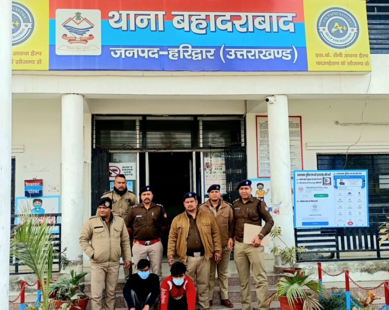 कर्मचारियों ने की थी लैब संचालक की हत्या, बहादराबाद पुलिस ने चंद घंटे में किया हत्याकांड का खुलासा, एसएसपी ने थपथपाई पीठ