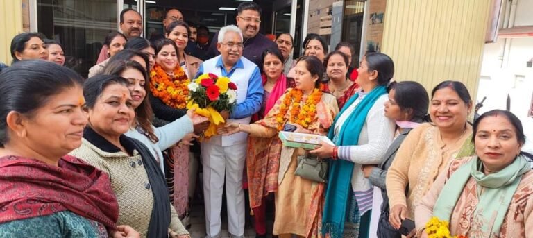 भाजपा महिला मोर्चा की नवनियुक्त जिला अध्यक्ष का विधायक मदन कौशिक के कैंप कार्यालय पर किया गया स्वागत