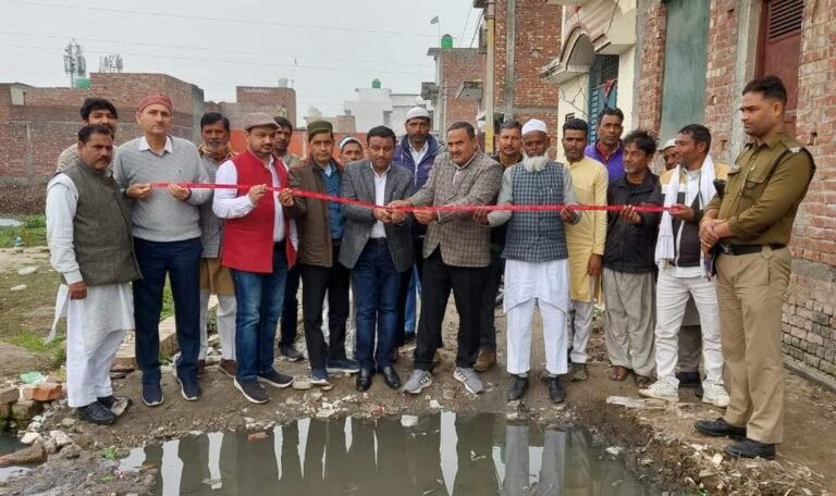 मेयर गौरव गोयल ने भारत नगर में शुरू कराया नाले व सड़क का निर्माण कार्य