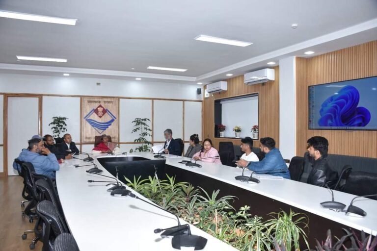अपर मुख्य सचिव राधा रतूड़ी से मिले पीसीएस मुख्य परीक्षा के अभ्यर्थी, अभ्यर्थियों ने पीसीएस मुख्य परीक्षा समय पर आयोजित करवाने हेतु किया निवेदन