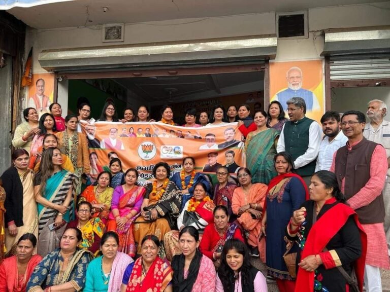 रुड़की में “लाभार्थियों के साथ एक करोड़ सेल्फी” कार्यक्रम आयोजित