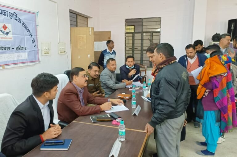 डीएम की अध्यक्षता में तहसील दिवस का आयोजन, आई 54 समस्याएं, 20 का मौके पर ही निस्तारण