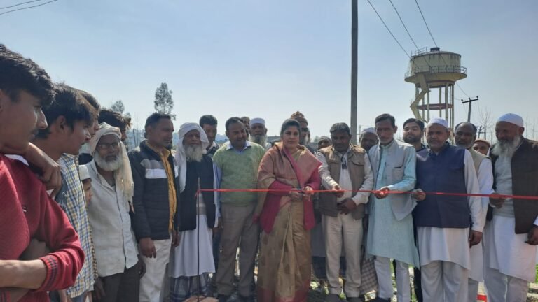 भगवानपुर विधायक ममता राकेश ने किया नाले के निर्माण कार्य का उद्घाटन, कहा- क्षेत्र में तेजी से कराए जा रहे विकास कार्य