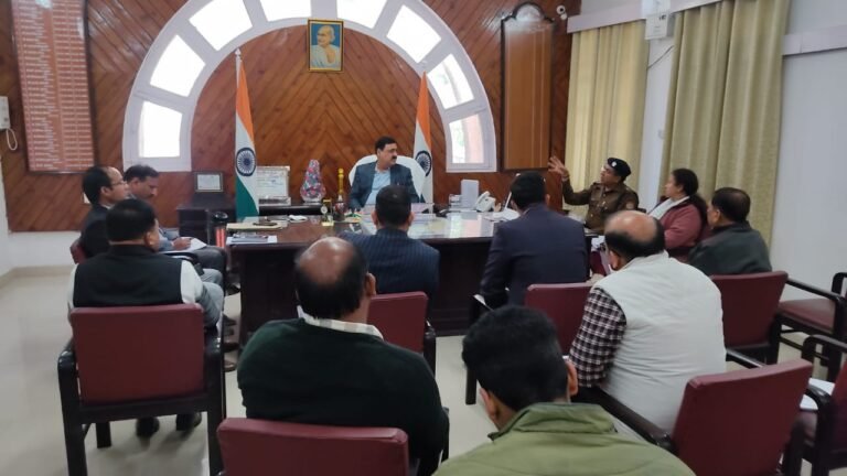 पार्किंग बनाने के लिए भूमि को चिह्नित करें अधिकारी: डीएम, जिला स्तरीय पार्किंग समिति की प्रथम बैठक आयोजित