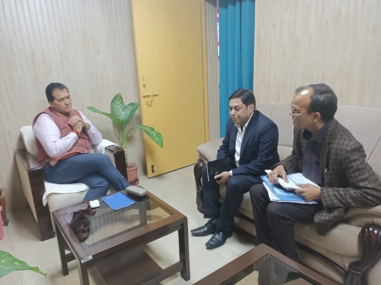 कैबिनेट मंत्री प्रेमचंद अग्रवाल ने जल जीवन मिशन के तहत किए जा रहे कार्यों की समीक्षा की, अधिकारियों को लगाई फटकार