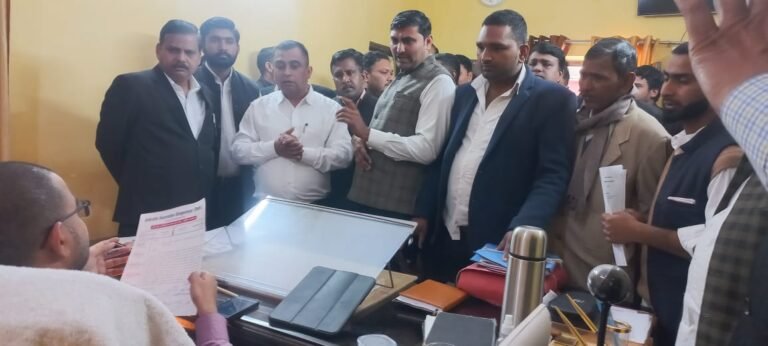 अधिवक्ताओं ने जेएम से की रजिस्ट्रार कानूनगो की शिकायत, मनमानी का लगाया आरोप