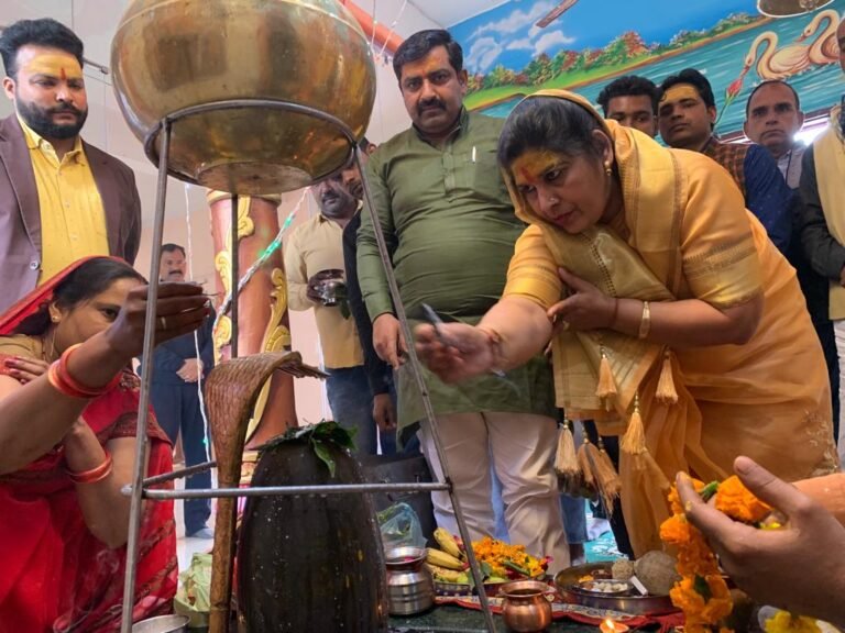 सरकार बेरोजगार युवाओं, महिलाओं और छात्रों का शोषण कर रही: ममता राकेश
