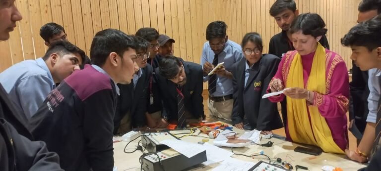 क्वांटम विश्वविद्यालय में दो दिवसीय कार्यशाला का आयोजन, छात्र-छात्राओं ने बढ़चढ़कर लिया हिस्सा