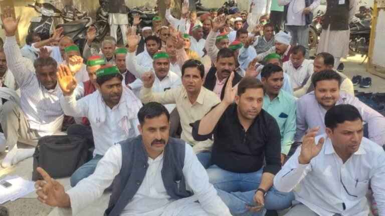 रुड़की तहसील में किसानों ने प्रदर्शन किया, यूपी की तर्ज पर सिंचाई के लिए निशुल्क बिजली देने की मांग की
