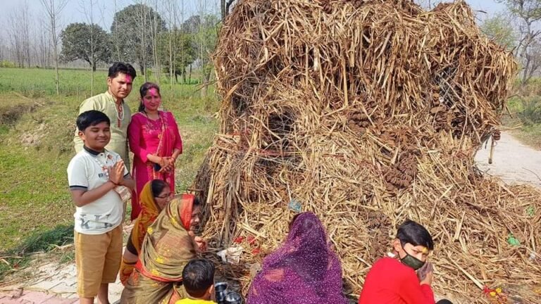 शहर से लेकर देहात तक किया गया होलिका पूजन, महिलाओं ने मांगी परिवार की सुख-स्मृद्धि