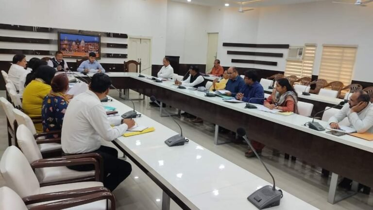 राजस्व वसूली पर विशेष रूप से ध्यान दें सभी विभागाध्यक्ष, जिला स्तरीय राजस्व सम्वर्द्धन एवं अनुश्रवण समिति की बैठक आयोजित