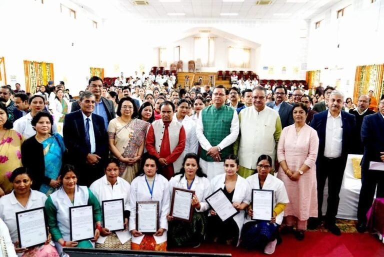 उत्तराखंड में नवरात्रि के अवसर पर 824 बहनों को मिली स्वास्थ्य कार्यकर्ता के रूप में नियुक्ति, सीएम धामी ने प्रदान किए 187 नियुक्ति पत्र