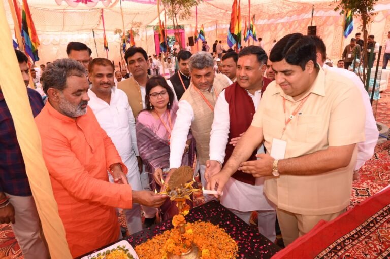 गन्ना किसानों के हितों के प्रति सरकार गंभीर: यतिश्वरानन्द, लिब्बरहेड़ी सहकारी गन्ना विकास समिति की वार्षिक सामान्य निकाय की हुई बैठक