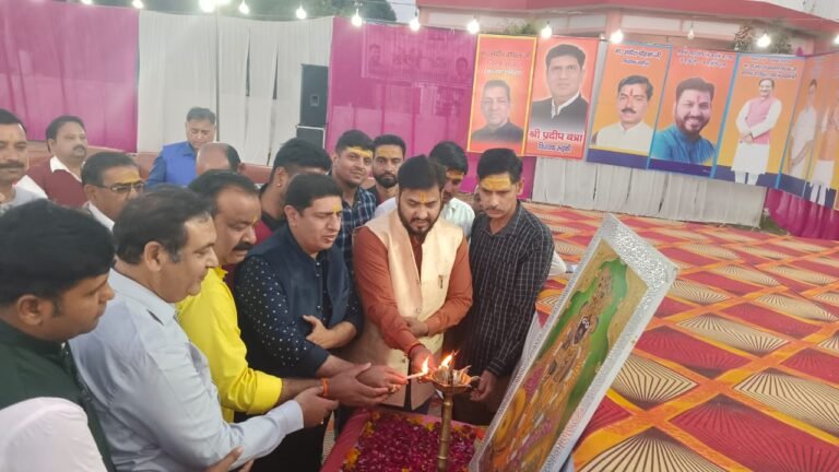 प्यार के रंग और जीवन में खुशहाली और भाईचारे का पर्व है होली, पालिकाध्यक्ष राजीव शर्मा की ओर से होली मिलन कार्यक्रम का आयोजन