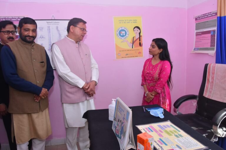 मुख्यमंत्री पुष्कर सिंह धामी ने किया सामुदायिक स्वास्थ्य केंद्र गैरसैंण का औचक निरीक्षण