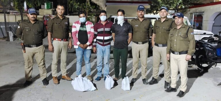कनखल पुलिस ने चलाया अभियान, रेस्टोरेंट में शराब पी रहे कई लोग धरे गए, रेस्टोरेंट मालिकों का भी चालान
