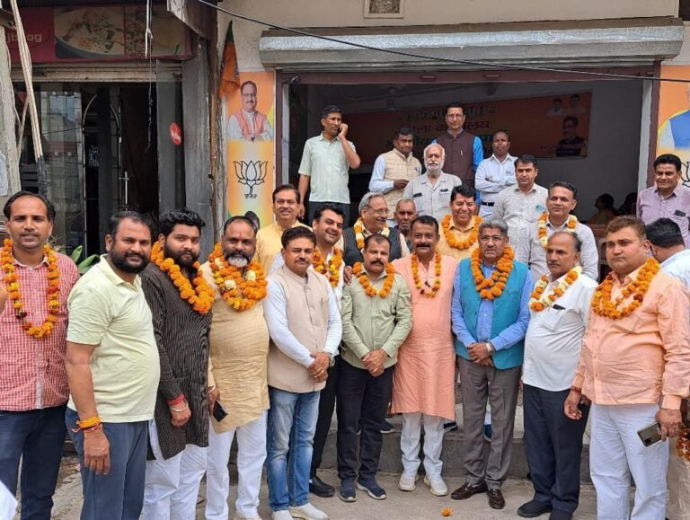 रुड़की भाजपा जिला कार्यालय पर किसान मोर्चा की नवनियुक्त जिला कार्यकारिणी का स्वागत, सरकार की योजनाओं को जनता को बताने को कहा