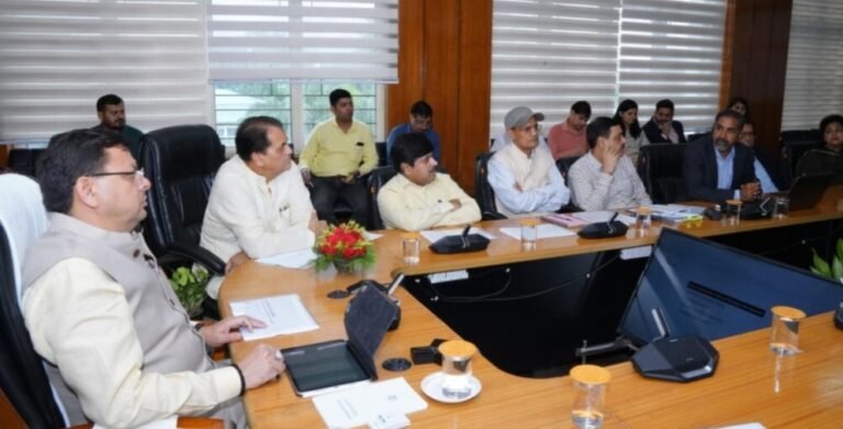 हरिद्वार ऋषिकेश गंगा कोरिडोर शीघ्र बनाने की मुख्यमंत्री ने दिए निर्देश।