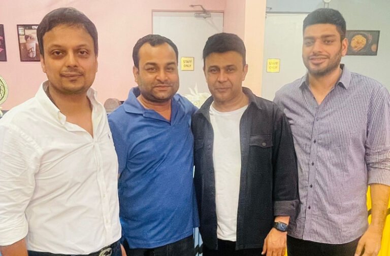रेडियो मिर्ची 98.3 रेडियो चैनल पर अपनी आवाज से लोगों को आकर्षित करने वाले मिर्ची मुर्गा फेम आर.जे. नावेद पहुंचे रुड़की