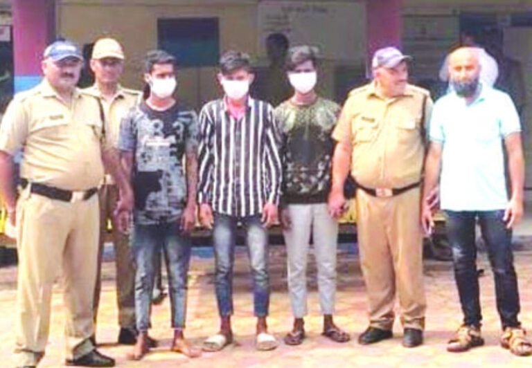 युवक की हत्या के मामले में पुलिस ने उसके ही तीन दोस्तों को किया गिरफ्तार