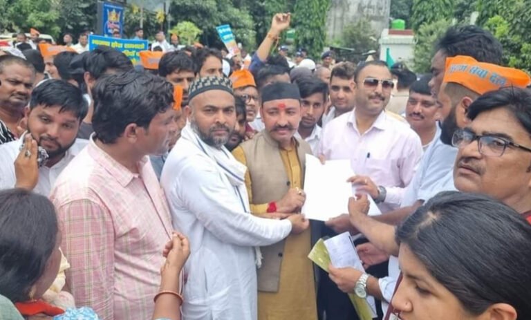 सुराज सेवादल के प्रदेश अध्यक्ष रमेश जोशी ने हजारों समर्थकों के साथ किया विधानसभा का घेराव