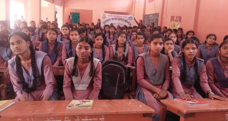 अन्त्तर्राष्ट्रीय साक्षरता सप्ताह के अन्तर्गत नेशनल कन्या इण्टर काॅलेज, खानपुर की राष्ट्रीय सेवा योजना इकाई द्वारा आयोजित कार्यशाला में प्रधानाचार्य डाॅ. घनश्याम गुप्ता ने कहा कि शिक्षा दान से बड़ा दुनिया में कोई दान नहीं