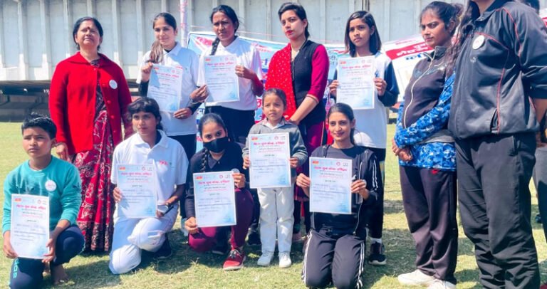 नेहरू युवा केंद्र हरिद्वार के सौजन्य से ग्राम माजरा के सोनाली पुल के मैदान पर दौड़ प्रतियोगिता का किया गया आयोजन