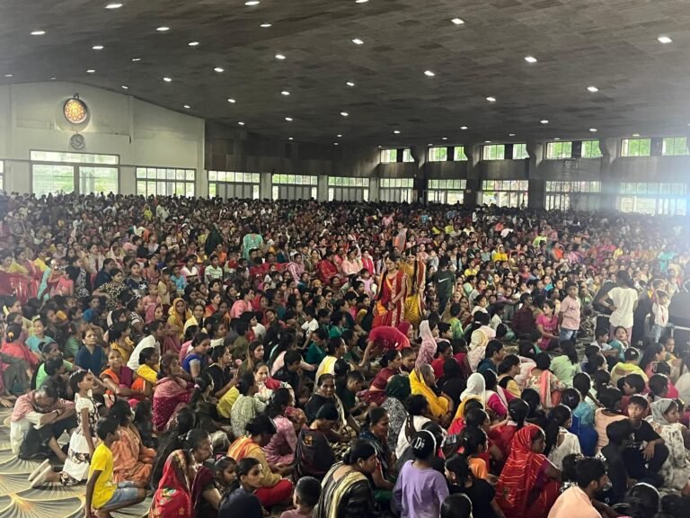 उत्तरकाशी में बादल फटने की घटना की सूचना पर भाजपा ने किया कार्यक्रम स्थगित, कार्यक्रम में 2 मिनट का मौन रख विधायक मदन कौशिक सहित सभी बहनों ने दी दिवंगत आत्माओं को श्रद्धांजलि