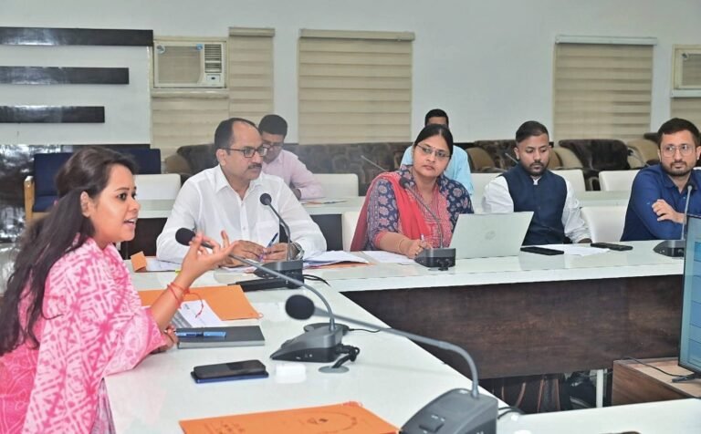 जनपद में विभिन्न उद्योगिग इकाईयों,फार्मों एवं संस्थाओं द्वारा तैयार किए जा रहे उत्पादों एवं प्रोडक्टों का सही डाटा कलेक्ट करें, सीडीओ आकांक्षा कोण्डे ने महाप्रबंधक उद्योग एवं संबंधित विभागीय अधिकारियों को दिए निर्देश