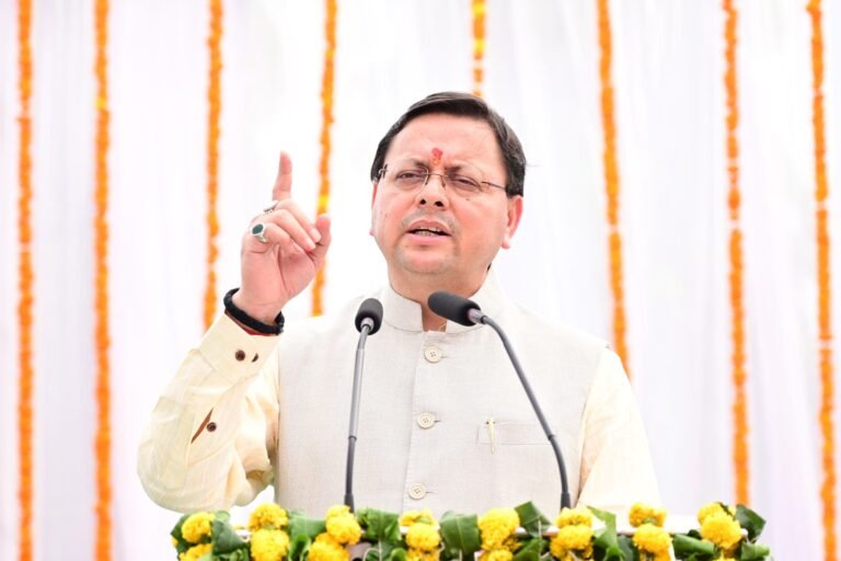 रामपुर तिराहा शहीदों को मुख्यमंत्री श्री पुष्कर सिंह धामी ने दी श्रद्धांजलि