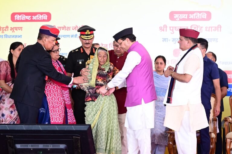 मुख्यमंत्री धामी ने लैंसडाउन में शहीद सम्मान समारोह मे किया प्रतिभाग