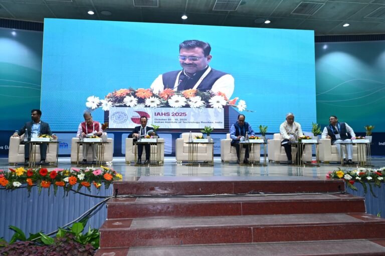 उत्तराखंड के मुख्य सचिव ने जलवायु लचीलापन व जल स्थिरता पर अंतर्राष्ट्रीय सम्मेलन का उद्घाटन किया