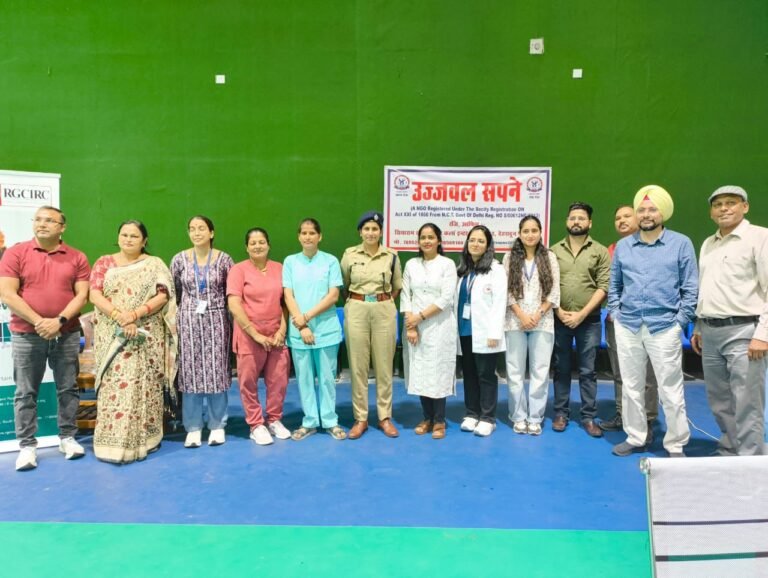 पुलिस लाइन रोशनाबाद हरिद्वार में “उज्ज्वल सपने” एन.जी.ओ. द्वारा स्वास्थ्य जांच शिविर का आयोजन