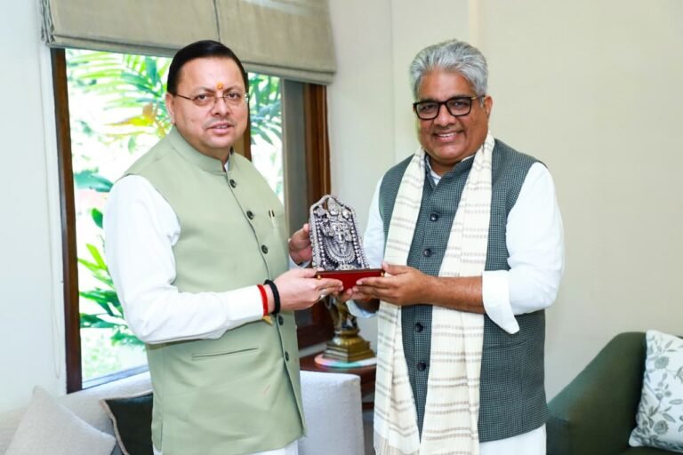 मुख्यमंत्री धामी ने नई दिल्ली में केंद्रीय वन, पर्यावरण एवं जलवायु परिवर्तन मंत्री श्री भूपेंद्र यादव से भेंट की