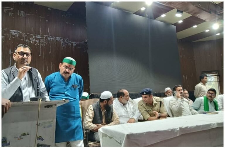 समस्याओं के समाधान के लिए भाकियू रोड और प्रशासनिक अधिकारियों के बीच बैठक