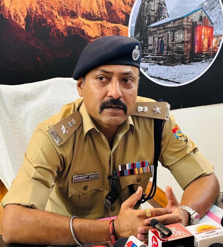 वरिष्ठ पुलिस अधीक्षक नवनीत सिंह द्वारा निरीक्षक व उपनिरीक्षकों के कार्यक्षेत्र में फेरबदल किया गयाl।