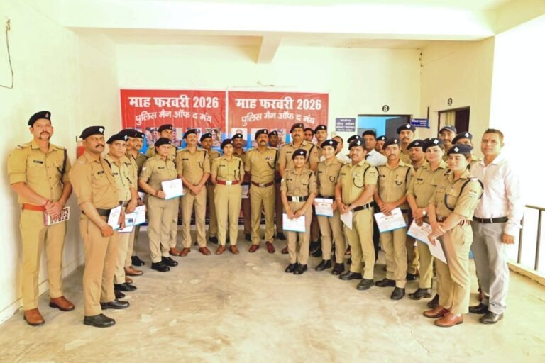 41 जवान सम्मानित, मैन/वुमेन ऑफ द मंथ से नवाजा,सम्मानित किए गए जवानों में 05 महिला कर्मी भी हैं सम्मिलित