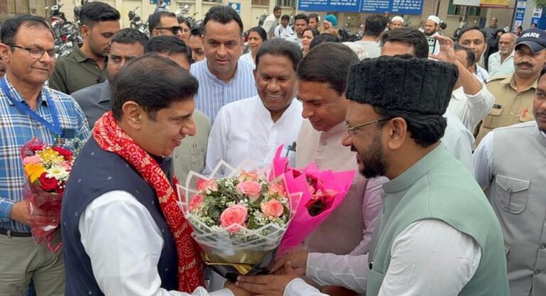 हज यात्रा पर जाने वाले चयनित हज यात्रियों के लिए मैडिकल स्क्रीनिंग एवं टीकाकरण कार्यक्रम आयोजित