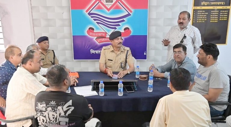 रुड़की में ट्रैफिक व्यवस्था पर सवाल, हादसे में युवक की मौत के बाद व्यापारियों ने सौंपा ज्ञापन