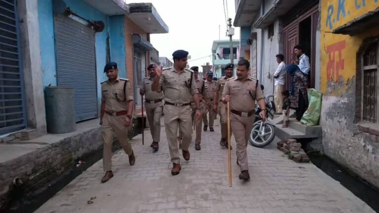 हनुमान जयन्ती पर्व को सकुशल सम्पन्न कराने के लिए भगवानपुर पुलिस का फ्लैग मार्च, शांति एवं कानून व्यवस्था बनाए रखने के लिए सख्त संदेश