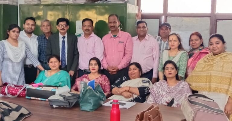 स्व०पंडित बाबू मनोहर लाल शर्मा ने हजारों घरों में शिक्षा की रौशनी दी, उनका जीवन शिक्षा और समाज को रहा समर्पित : अफजल मंगलौरी