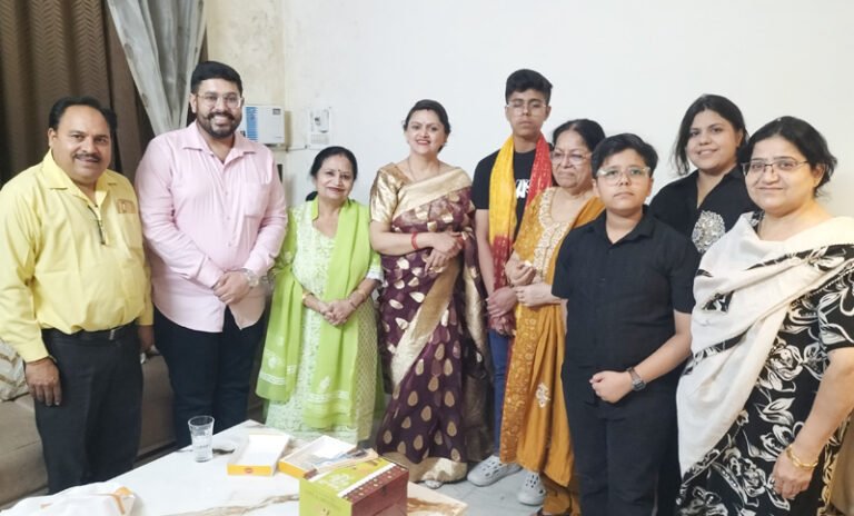 रुड़की के आयन कथूरिया ने 10वीं में 96% अंक लाकर किया नाम रोशन, समाजसेविका पूजा नंदा ने किया सम्मानित