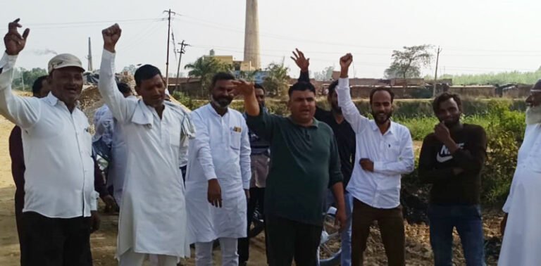 मंगलौर बाईपास निर्माण पर उठे सवाल: घटिया गुणवत्ता के आरोप, ग्रामीणों का प्रदर्शन और आंदोलन की चेतावनी