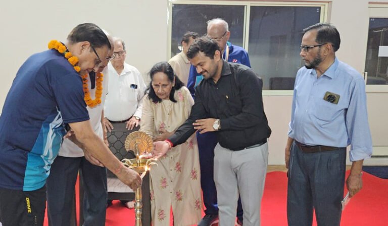 संत स्पोर्ट्स अकादमी में सम्मान समारोह, मास्टर्स बैडमिंटन पदक विजेताओं का हुआ अभिनंदन