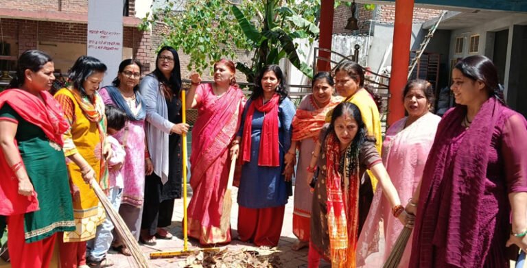 रुड़की में भाजपा का ‘गांव चलो, बस्ती चलो’ अभियान: म्हाड़ी मंदिर में चला स्वच्छता अभियान, कार्यकर्ताओं ने किया श्रमदान