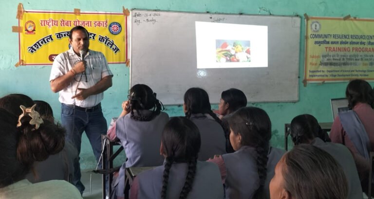 कार्यशाला में छात्राओं को ‘सुपर फूड’ मोटे अनाज और स्वस्थ खानपान का संदेश