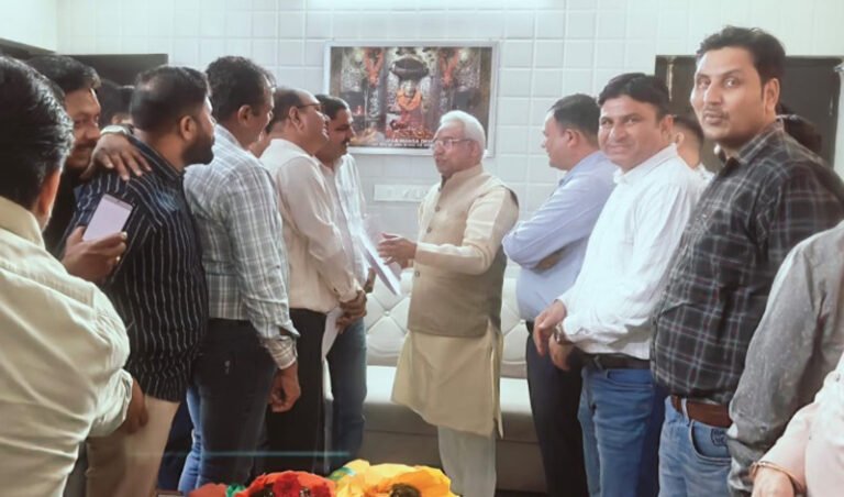 शिक्षक महासंघ ने मदन कौशिक से उठाए समय सारिणी व जनगणना ड्यूटी के मुद्दे, 50% शिक्षकों की ड्यूटी के निर्देश